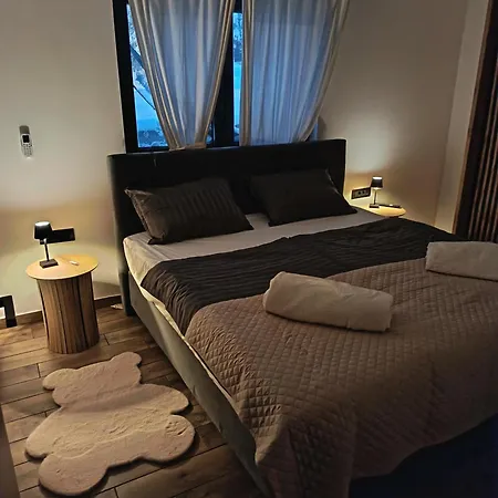 Vrh House *