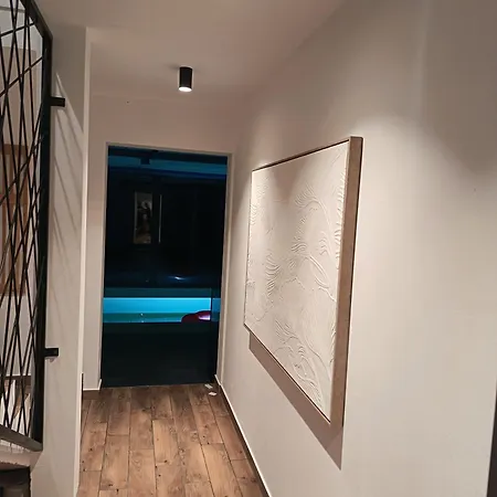بيت للعطل Vrh House
