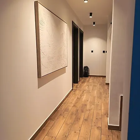 بيت للعطل Vrh House