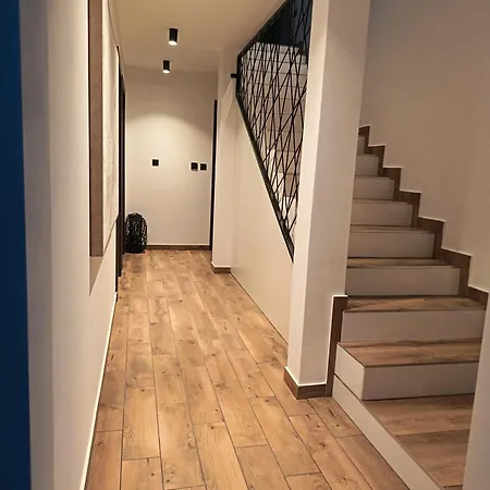 Vrh House رافنا غورا