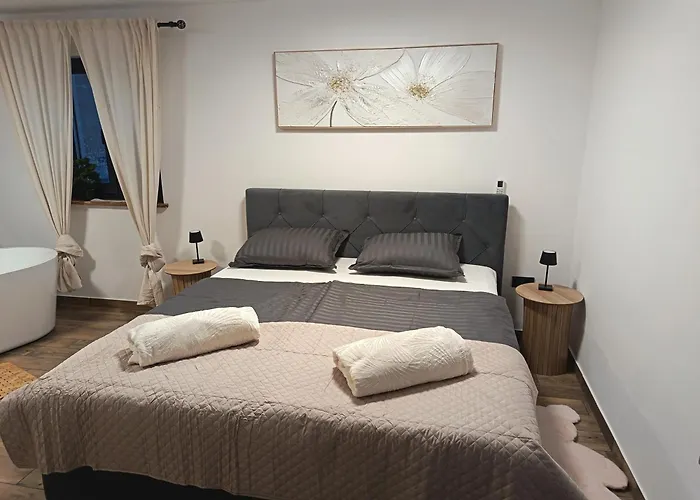 Vrh House * رافنا غورا